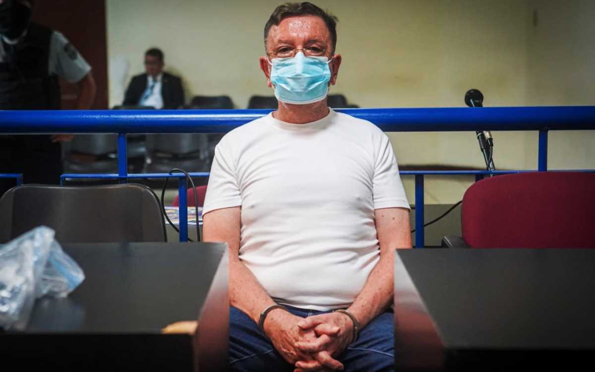 Dan 14 años de cárcel a expresidente por pactar con pandilleros | El Salvador