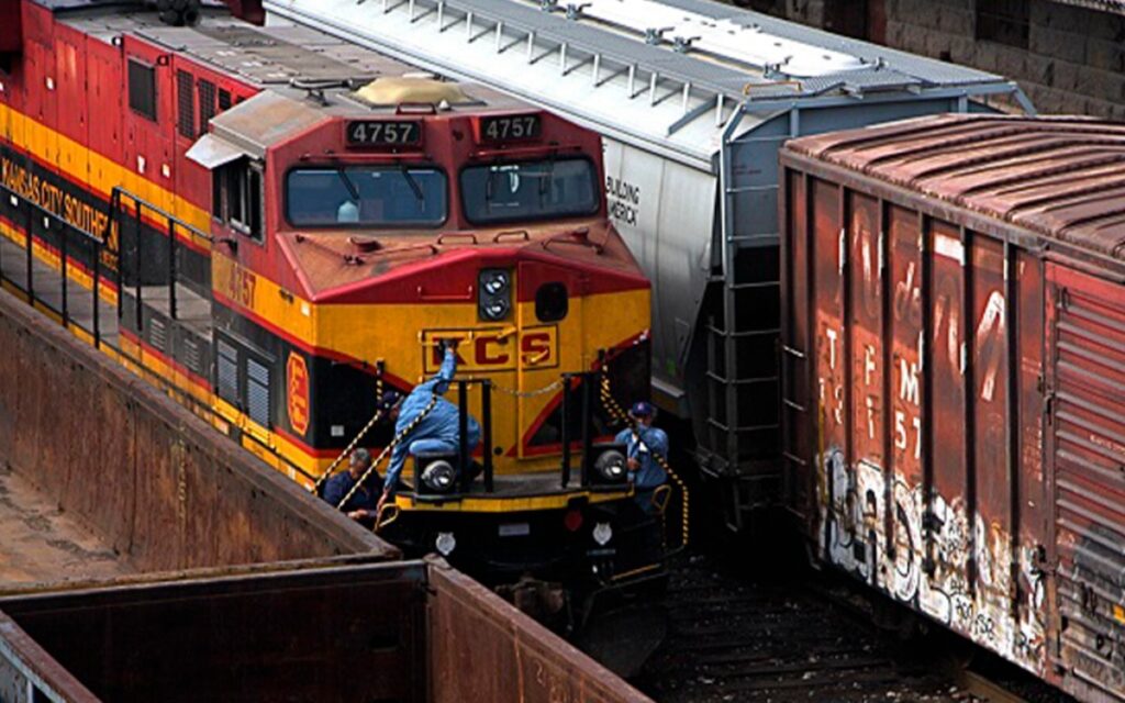 Documento | Decreto que declara como 'utilidad pública' tres tramos de Ferrosur de Germán Larrea