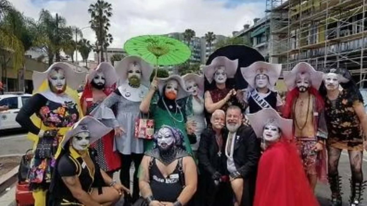 Dodgers sacan a las “Hermanas de la Perpetua  Indulgencia” de la Noche del Orgullo Gay