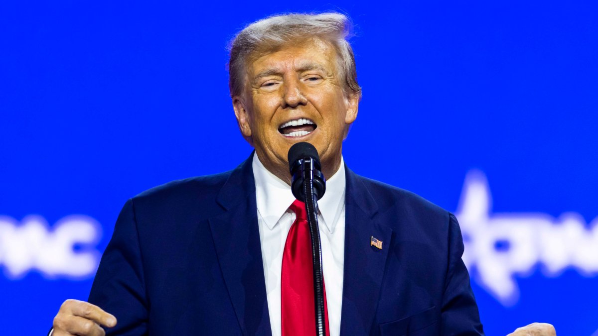 Donald Trump dice que eliminaría la ciudadanía automática para hijos de inmigrantes de ganar las elecciones de 2024