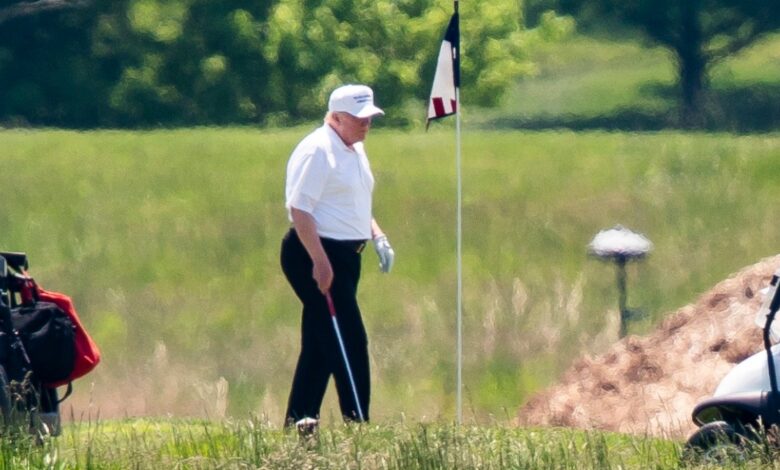 Donald trump llega al aeropuerto de Aberdeen en Escocia