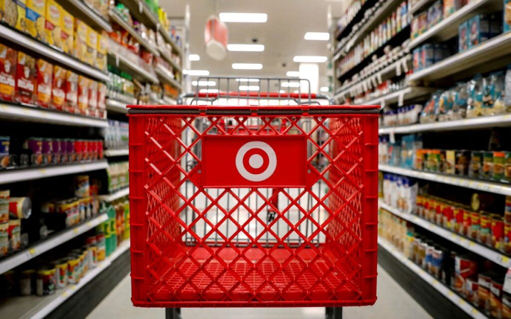 EU: Target retira productos que celebran el mes LGTBI+