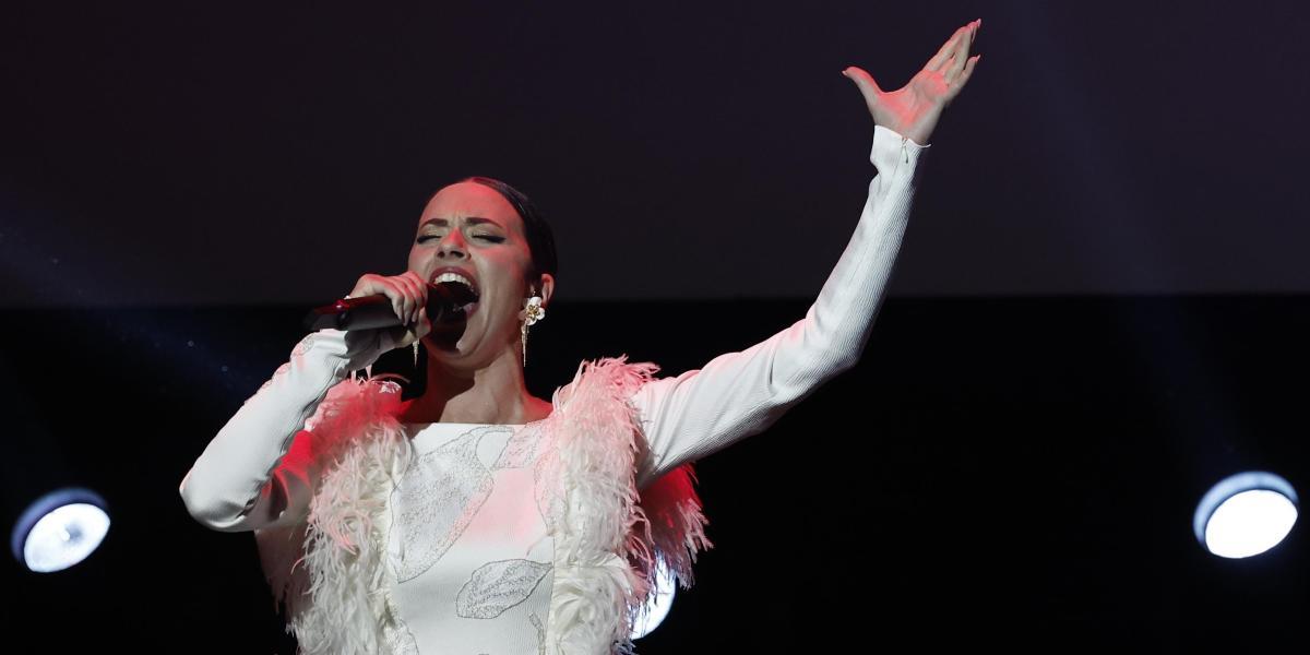 El 'patinazo' en el vestuario de las bailarinas de Blanca Paloma que no pasó desapercibido