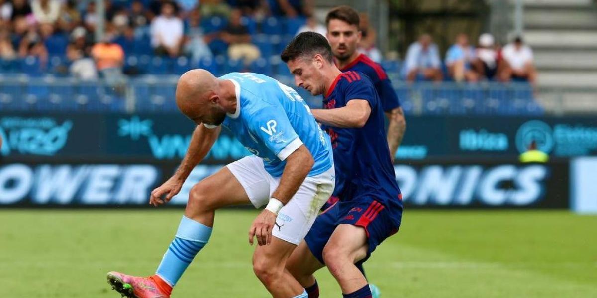 El Albacete golea al descendido Ibiza y se afianza en el playoff