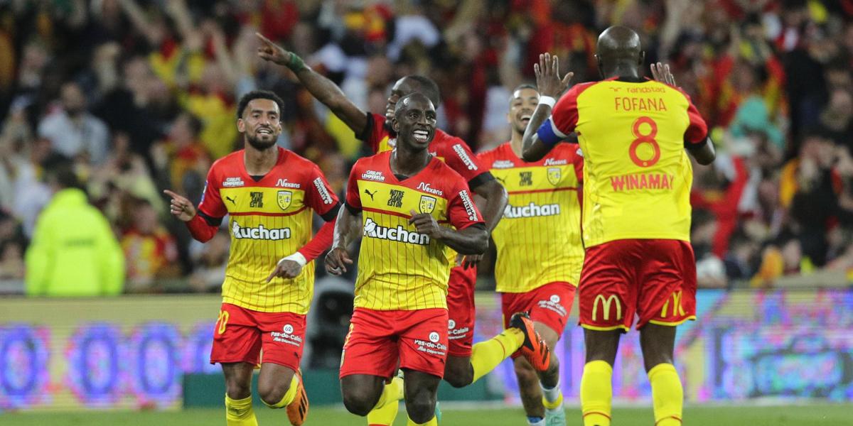 El Lens remonta con diez y se sitúa a tres puntos del PSG