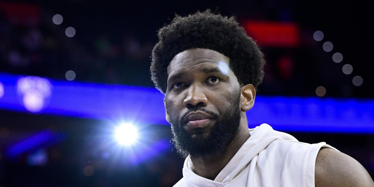 El MVP Embiid avisa: "No estaré al 100%"