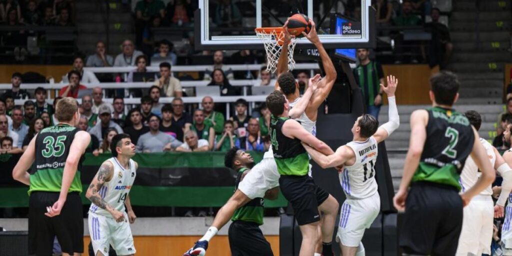 El Madrid deja sin opción a la Penya