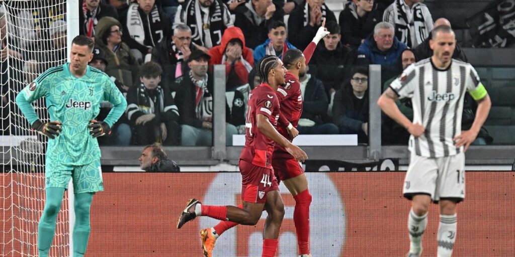 El Sevilla pierde fuera de tiempo el premio gordo