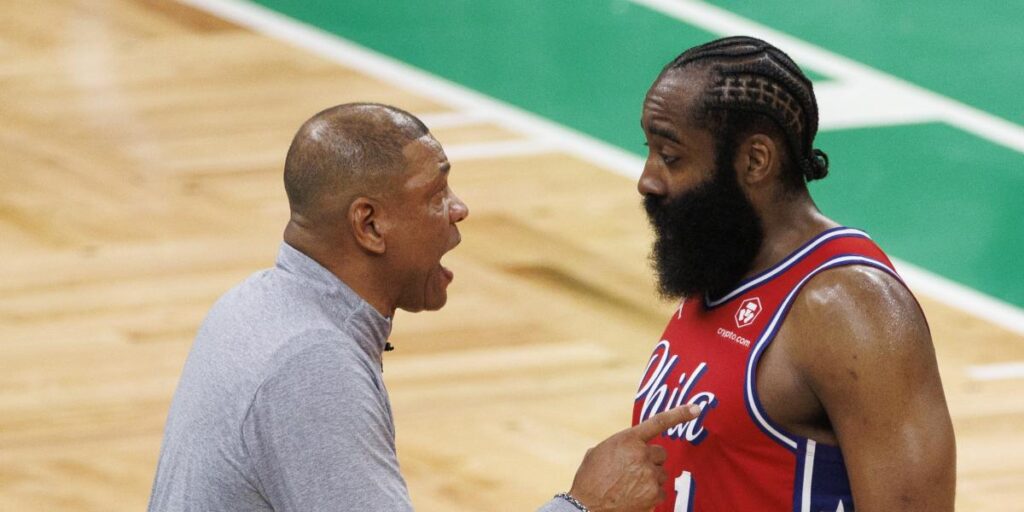 El curioso truco de Doc Rivers para inspirar a James Harden