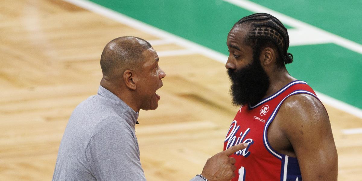 El curioso truco de Doc Rivers para inspirar a James Harden