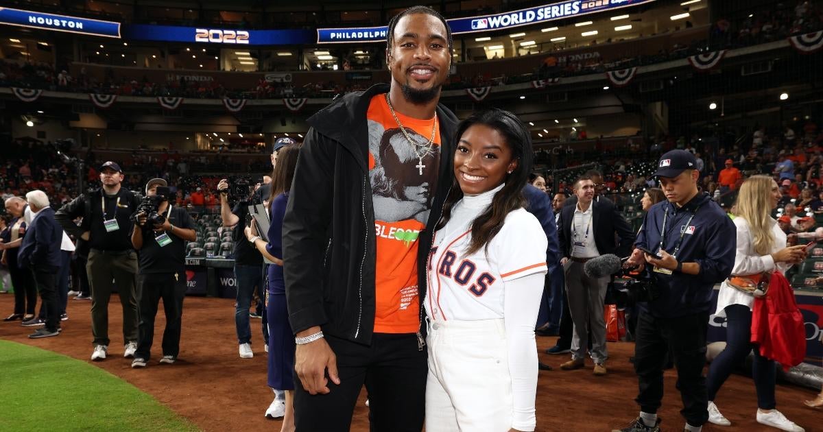 El esposo de Simone Biles, Jonathan Owens, aterriza con el nuevo equipo de la NFL