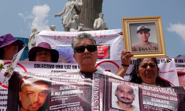 El miedo no impide a las madres buscar a sus hijos en México