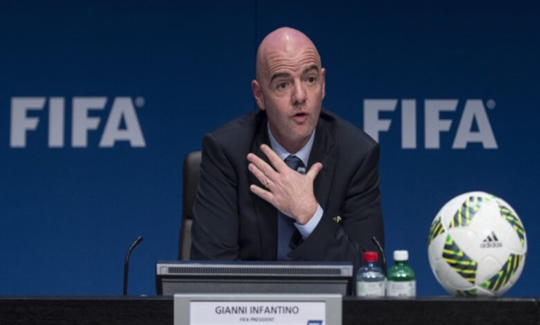 "El racismo es un delito y los racistas tienen que ser condenados penalmente": Infantino | Video