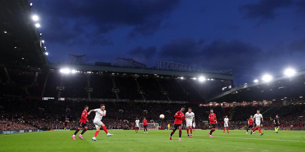 El tremendo gesto del Manchester United con una aficionada del Sevilla