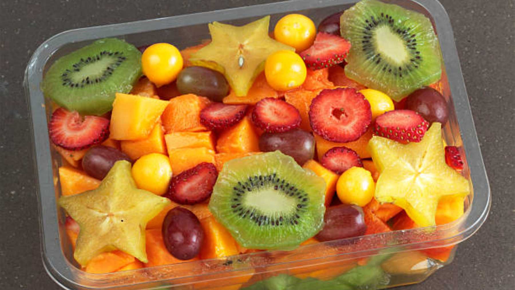 El trucazo para poder llevarte la fruta pelada sin que se oxide