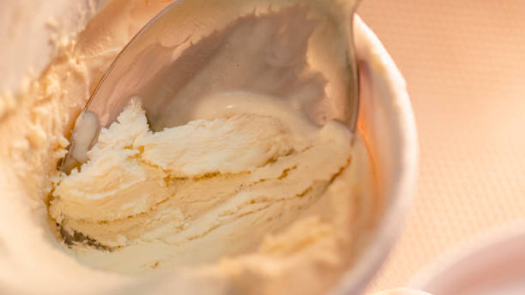 El truco “afilado” para ablandar el helado mucho más rápido