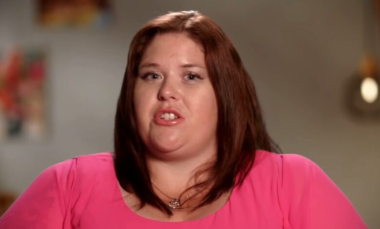 Ella Johnson from 90 Day Fiancé: Before the 90 Days season 5 in a pink top talking