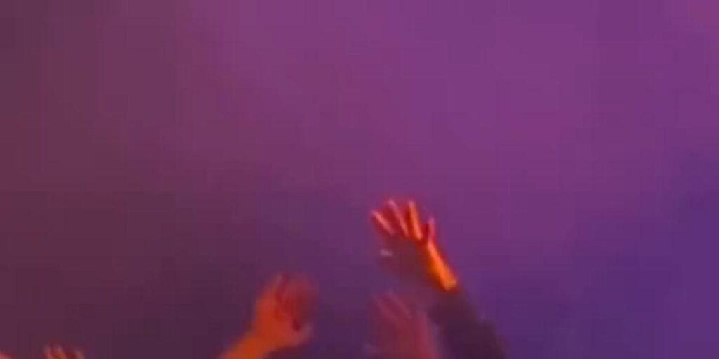 Elon Musk, como nunca antes lo has visto: lo da todo en un concierto en México