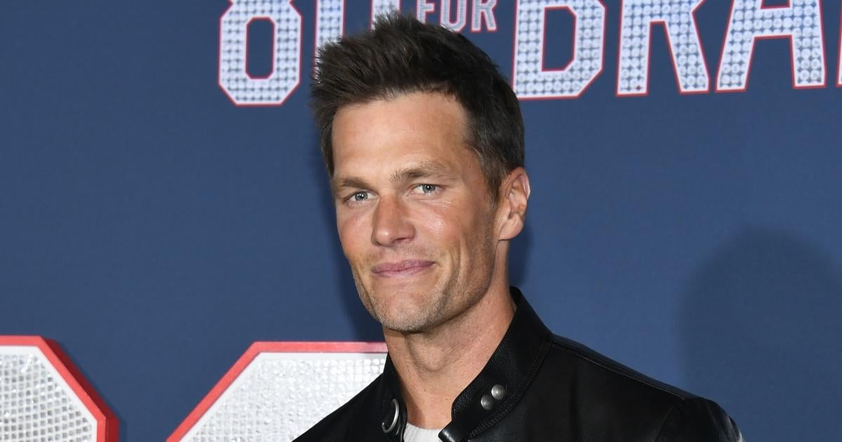 Modelo de traje de baño de Sports Illustrated responde al rumor de ‘tirarse’ a Tom Brady