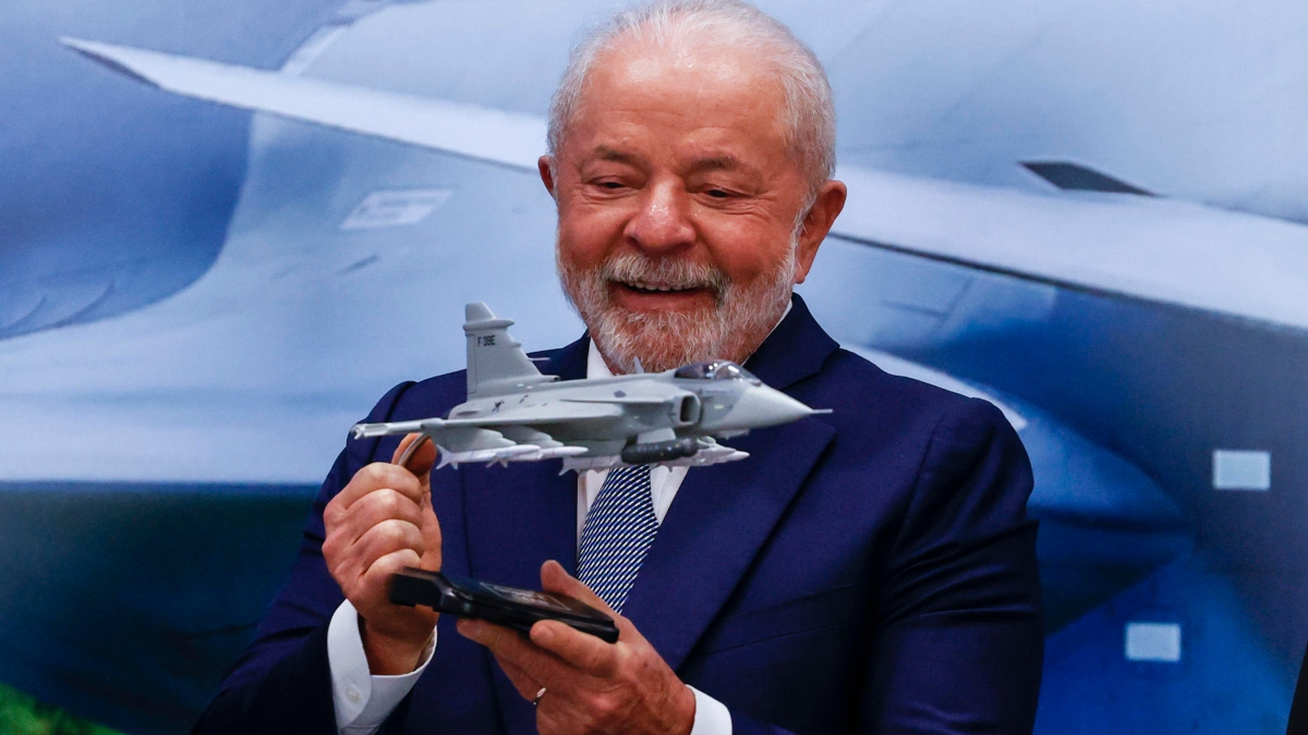 “Es un proyecto estratégico”: Brasil inicia producción de cazabombarderos