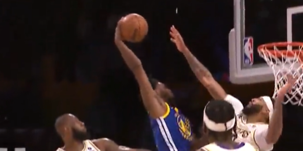 Es una locura: Wiggins retrata a Davis y LeBron con este mate apoteósico