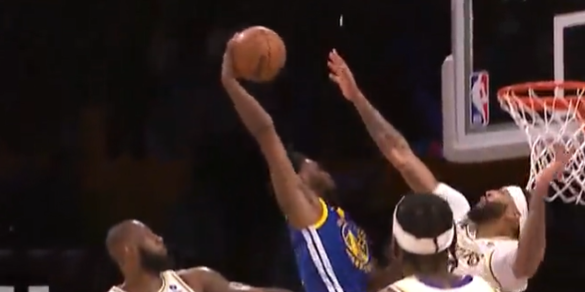 Es una locura: Wiggins retrata a Davis y LeBron con este mate apoteósico