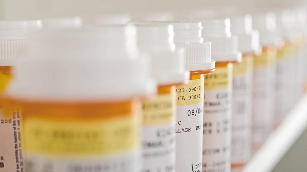 Estados Unidos sanciona empresas chinas y mexicanas por maquinaria para fabricar pastillas falsificadas