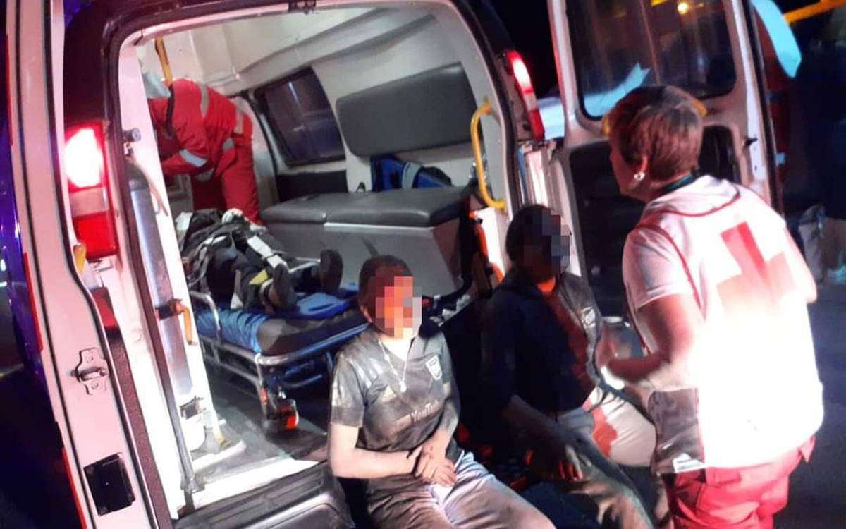 Floristas de Puebla pierden la vida en volcadura de camión en Nayarit