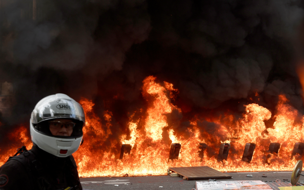 Francia: 108 policías heridos y 291 detenidos por manifestaciones