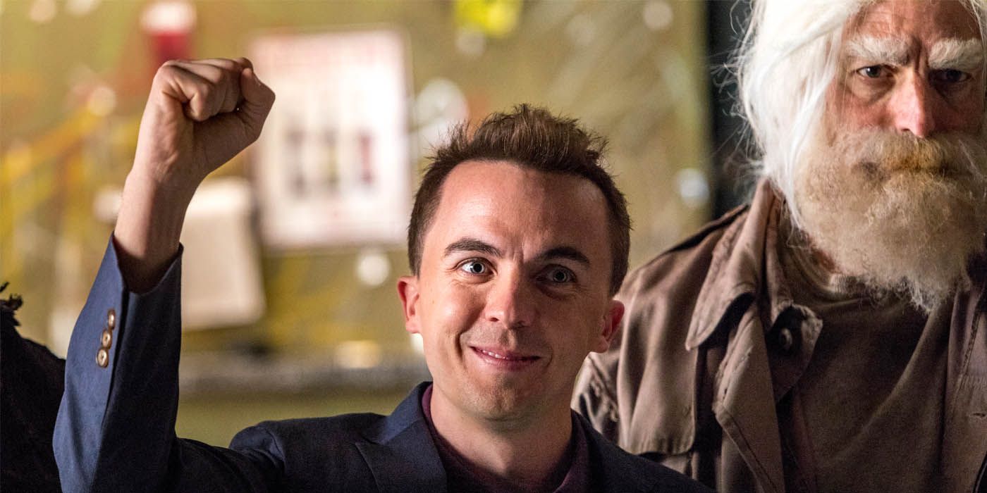 Frankie Muniz raising his fist