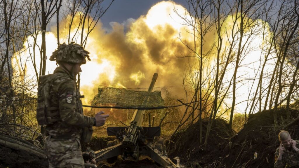 Fuerzas ucranianas atacan zona de Rusia con bombazos y drones durante horas