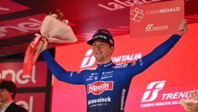 Giro de Italia 2023: Kaden Groves gana la accidentada y lluviosa quinta etapa | Video