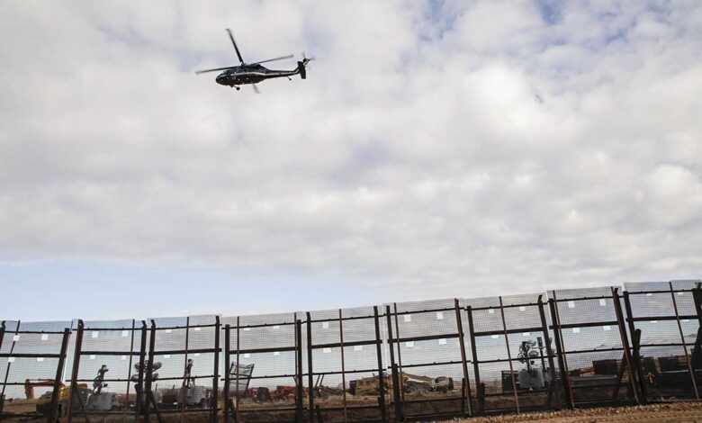 Gobernador de Texas envía helicópteros a la frontera con México