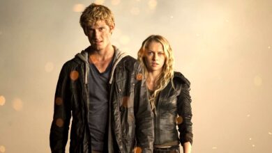 Alex Pettyfer and Teresa Palmer in I Am Number Four