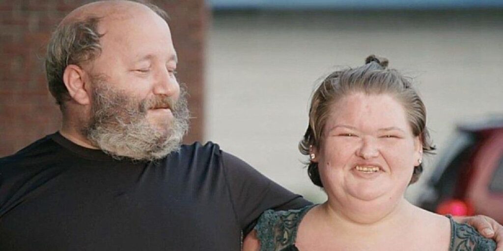 Amy Slaton and Michael Halterman from 1000-lb Sisters smiling