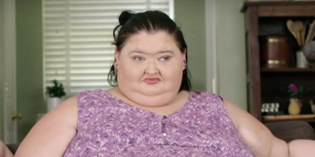 Amy Slaton in 1000-lb Sisters lavender housedress