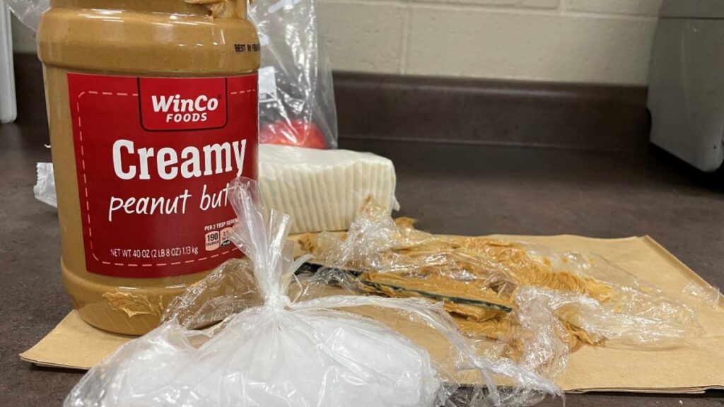 Incautan media libra de metanfetaminas dentro de mantequilla de maní en el aeropuerto de Salt Lake City