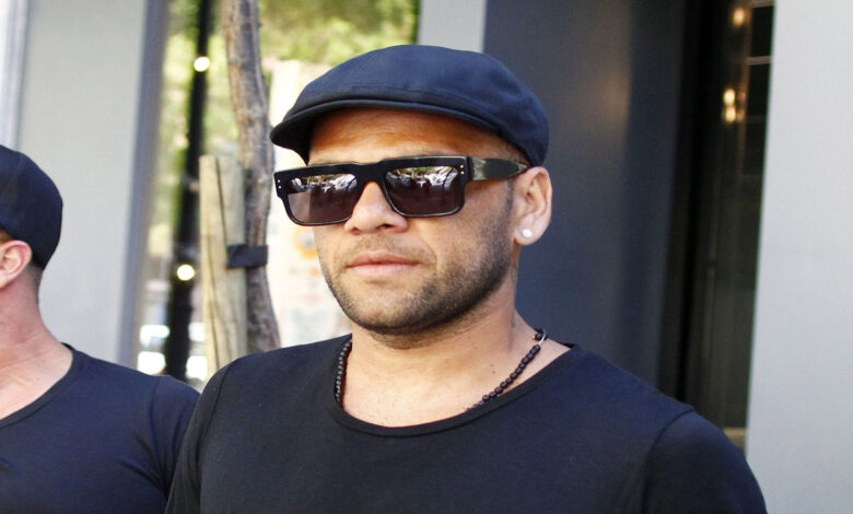 Insiste defensa de Dani Alves en negar riesgo de fuga al estudiar sus hijos en Barcelona | Video