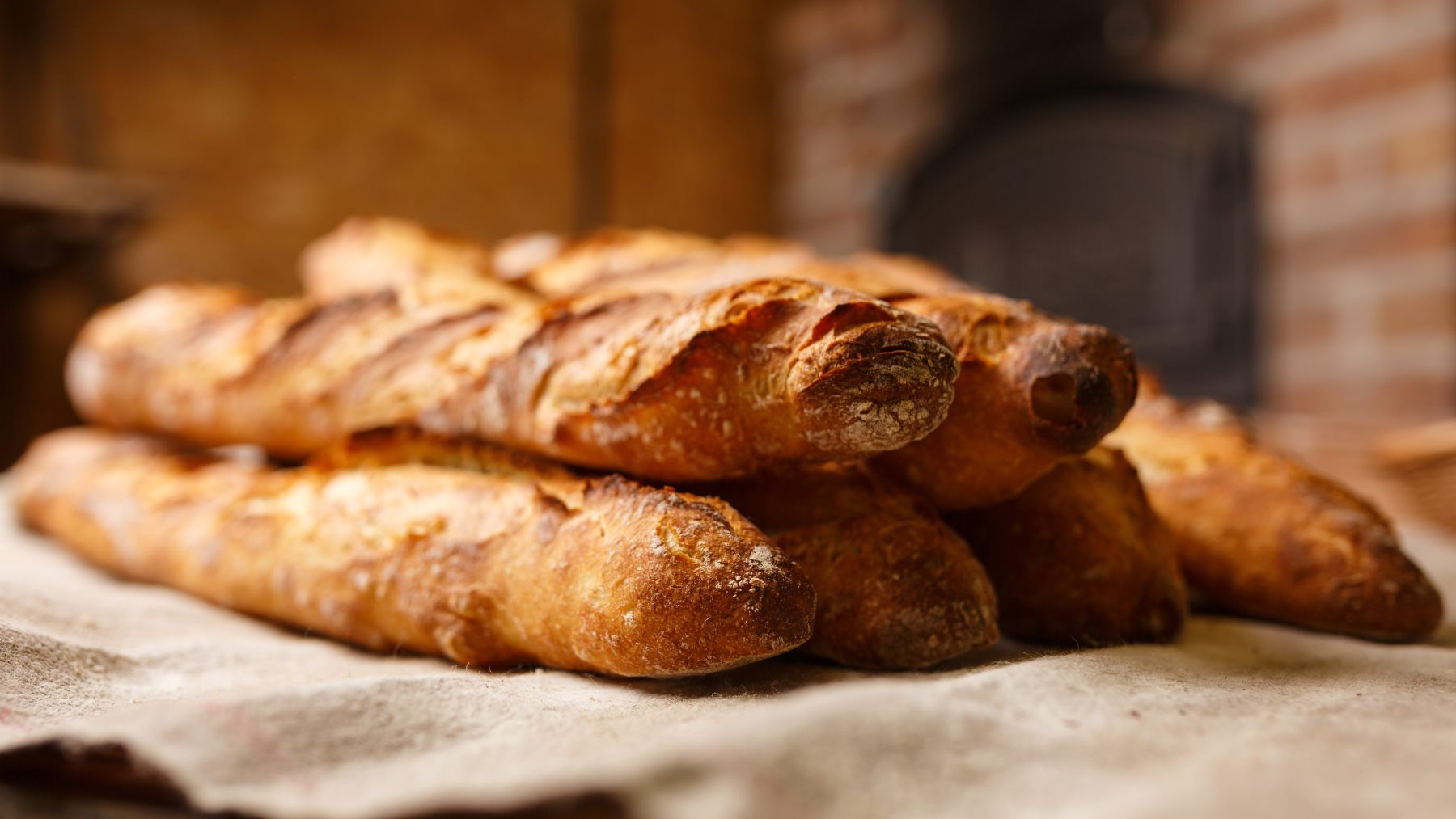 Jamás metas el pan en el frigorífico, puede pasarte esto