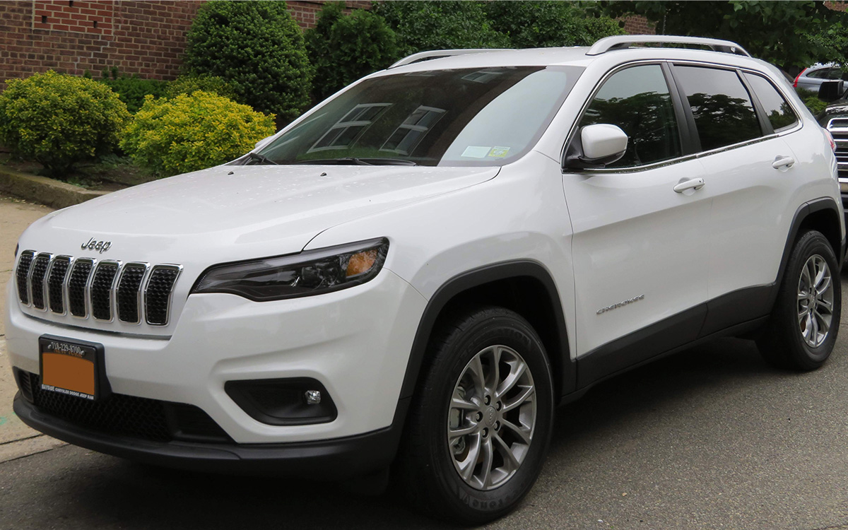 Jeep alerta que más de 200 mil de sus autos están en riesgo de incendio