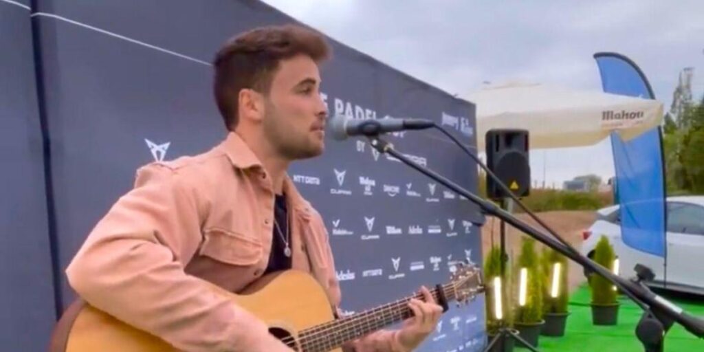 Joan Garrido le pone música al circuito 'The Padel Club by Cupra'