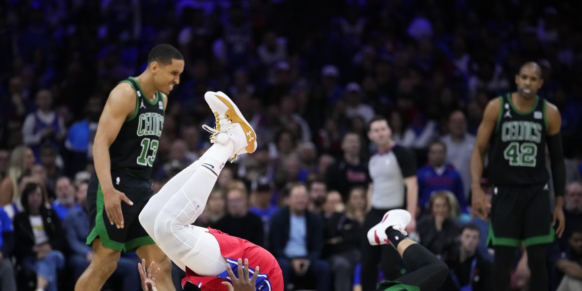 Joel Embiid y Grant Williams protagonizan el momento más deportivo de los playoffs