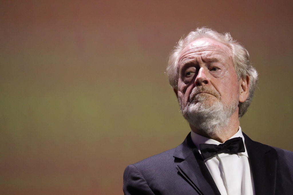 La nueva serie de Ridley Scott detiene la producción debido a la huelga de escritores