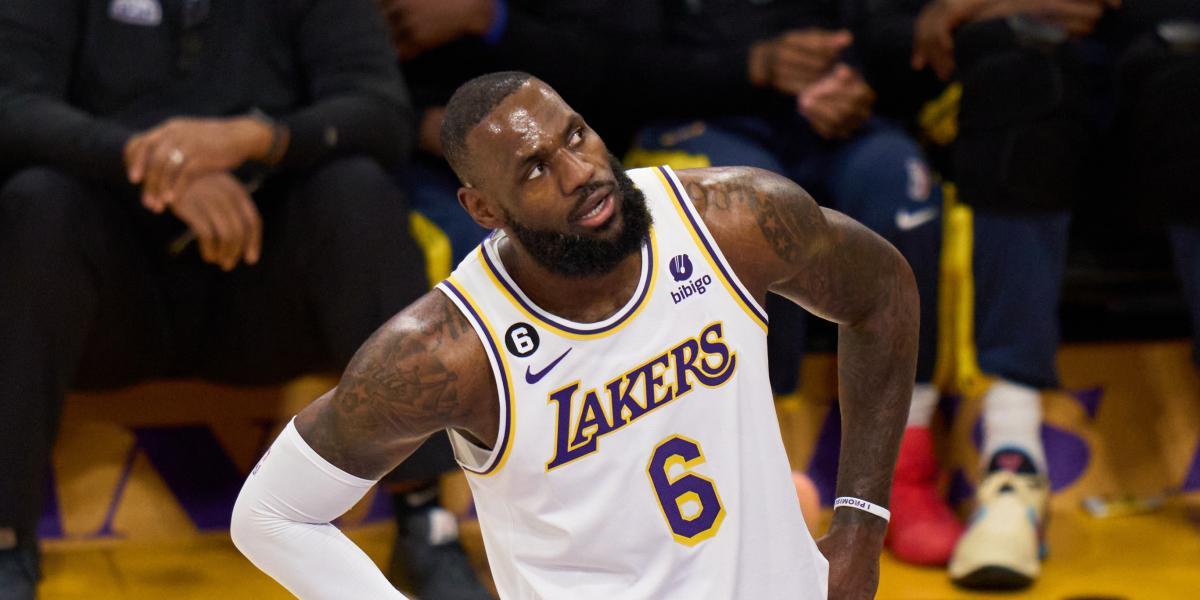 LeBron, a por una remontada imposible: "Quiero hacer historia otra vez"