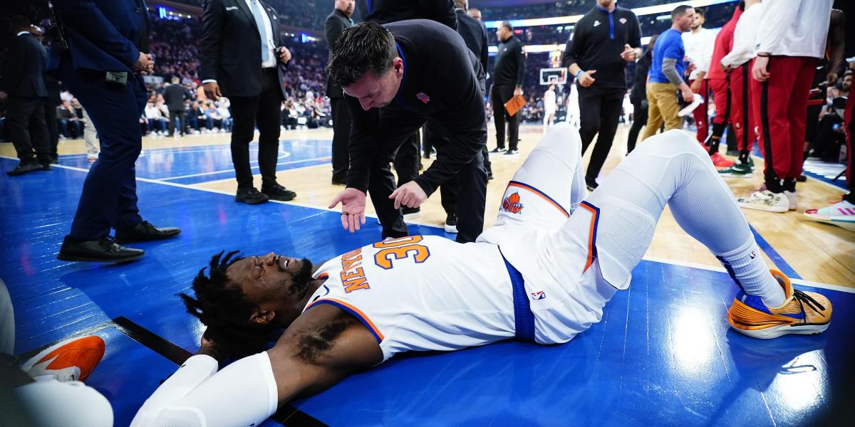 Los Knicks acaban con cojos y ojos morados pero sobreviven ante los Heat