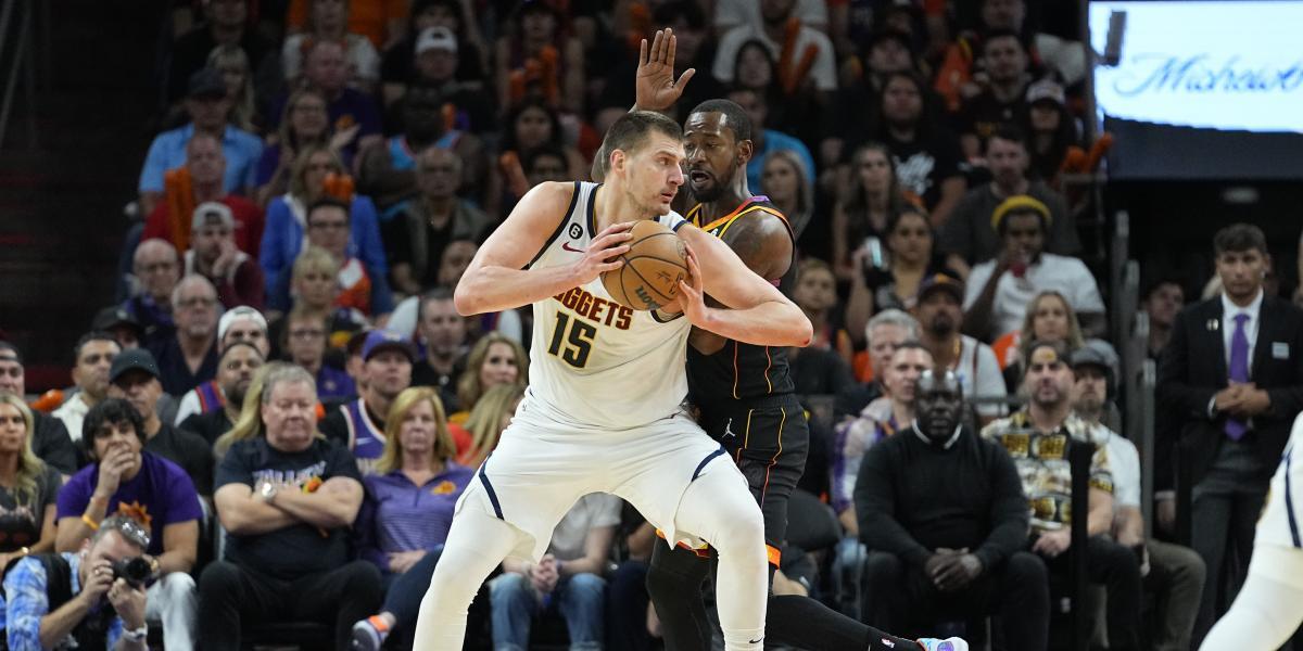 Los Nuggets despiden a los Suns con paliza y recital de Jokic