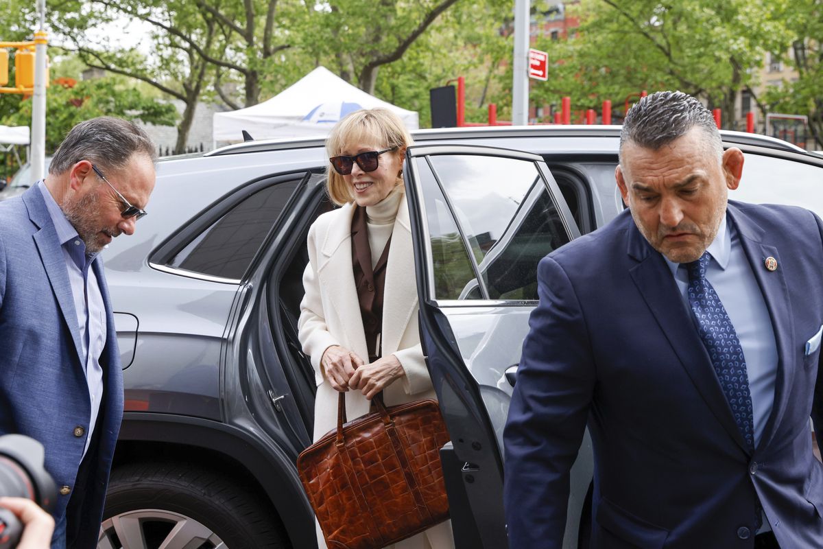 Los abogados de Trump renuncian a llamar a testigos en el  juicio por presunta violación a la columnista E. Jean Carroll