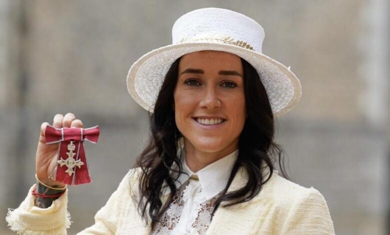 Lucy Bronze, condecorada como miembro de la Orden del Imperio Británico