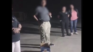 Maestros son sorprendidos bebiendo cerveza en primaria | Video