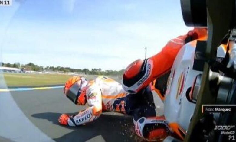 Márquez regresa con caída, pero las Honda reaccionan con el nuevo chasis en Le Mans
